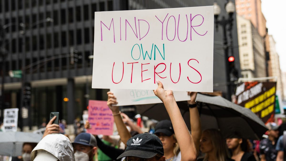 Právo na potrat jako volební strašák. Rétoriku mírní i Trump